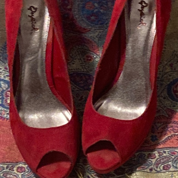 Sexy fiery Red Qupid  open toe heel/pump  shoe. - Picture 3 of 4